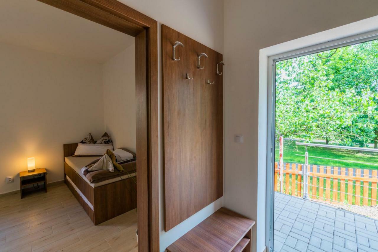 Penzion Piranha Mělník Exterior foto