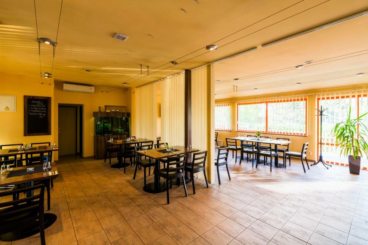 Penzion Piranha Mělník Exterior foto